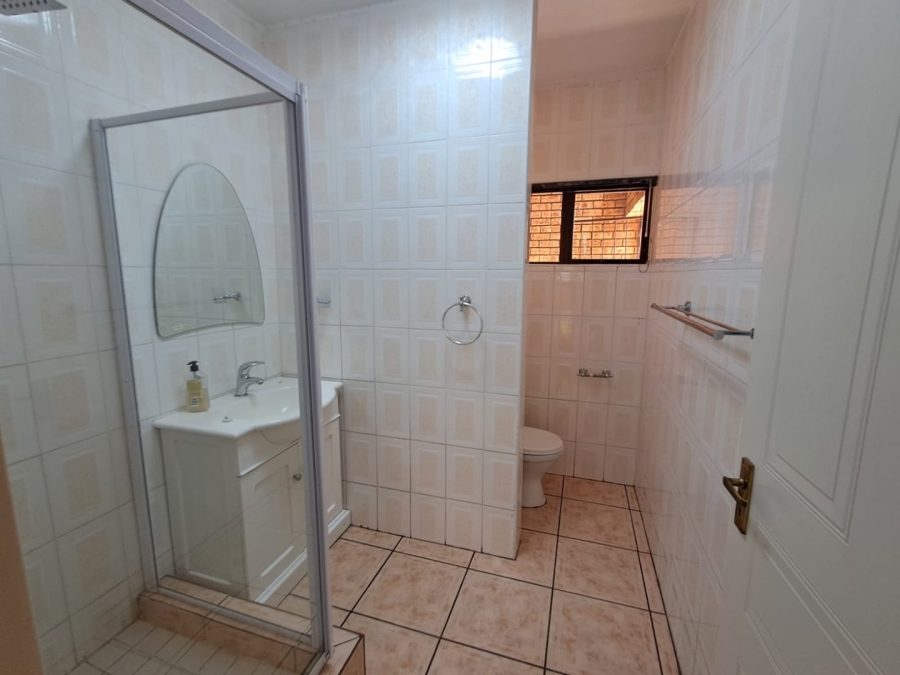 4 Bedroom Property for Sale in Roylglen Gardens Northern Cape